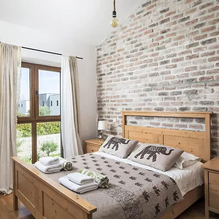 Nyaraló Paradis 6 Mit Whirlpool By Interhome Butkovići